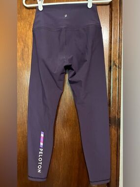 Peloton Purple Leggings size Small with Logo